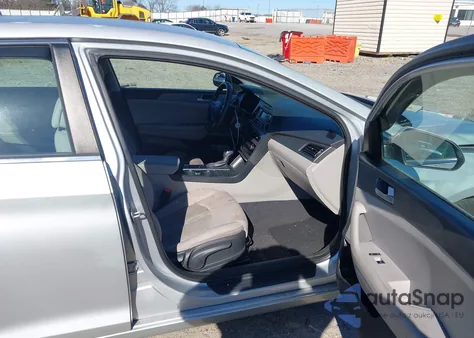 2017 Hyundai Sonata из США, поврежденный, VIN 5NPE24AF8HH471810